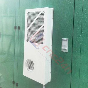 Máy lạnh tủ điện ngoài trời WEA-2500 2500W có độ chống thấm cao, sử dụng ngoài trời hoặc xưởng có độ ẩm cao, làm mát nhanh và chịu nhiệt độ cao.
